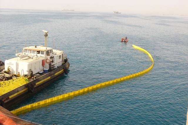 Five Oceans Salvage - Oil booms deployed around MV ELLI