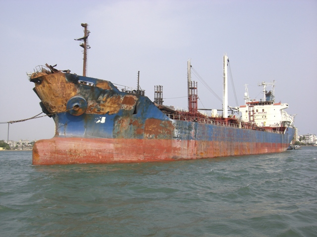 Five Oceans Salvage - MV GOLDEN LUCY salvage operation